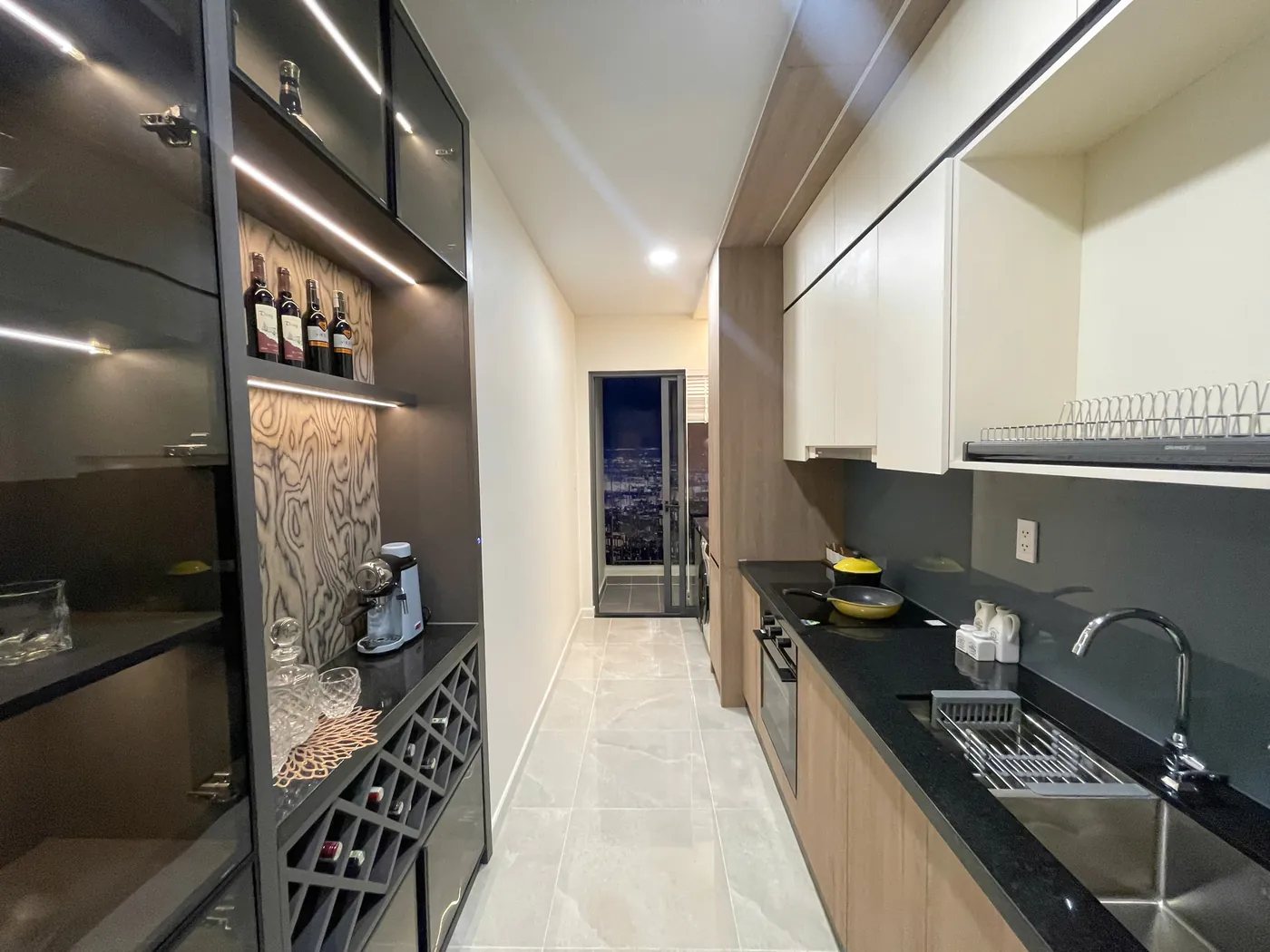 Bếp nhà mẫu căn A1